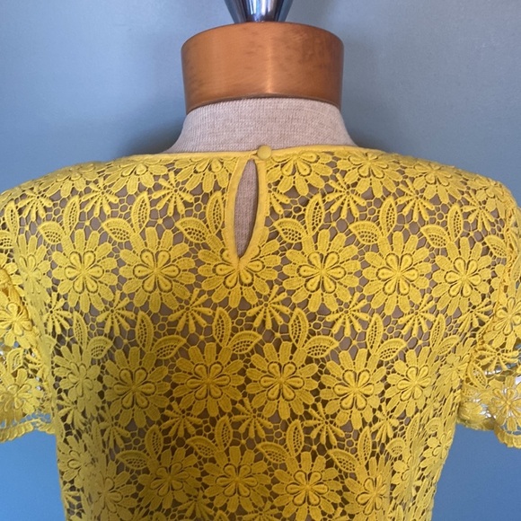 Talbots Yellow daisy lace overlay top. Springtime Sz L Easter business office - Picture 6 of 9
